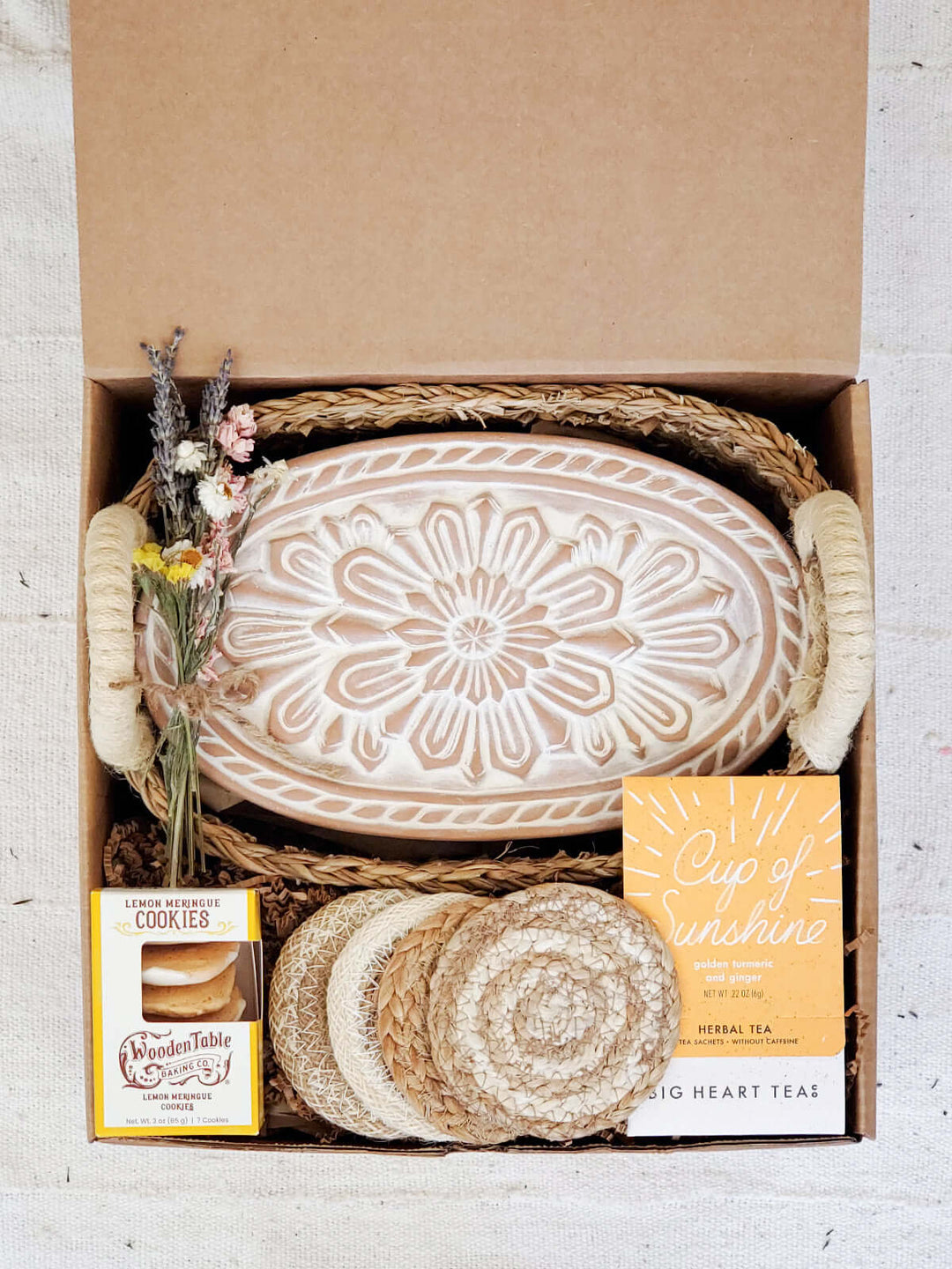 Bread Warmer Gift Box With Tea And Cookies - Oval