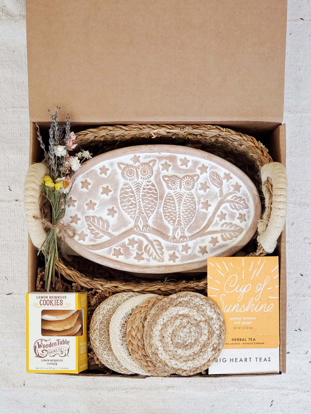 Bread Warmer Gift Box With Tea And Cookies - Oval