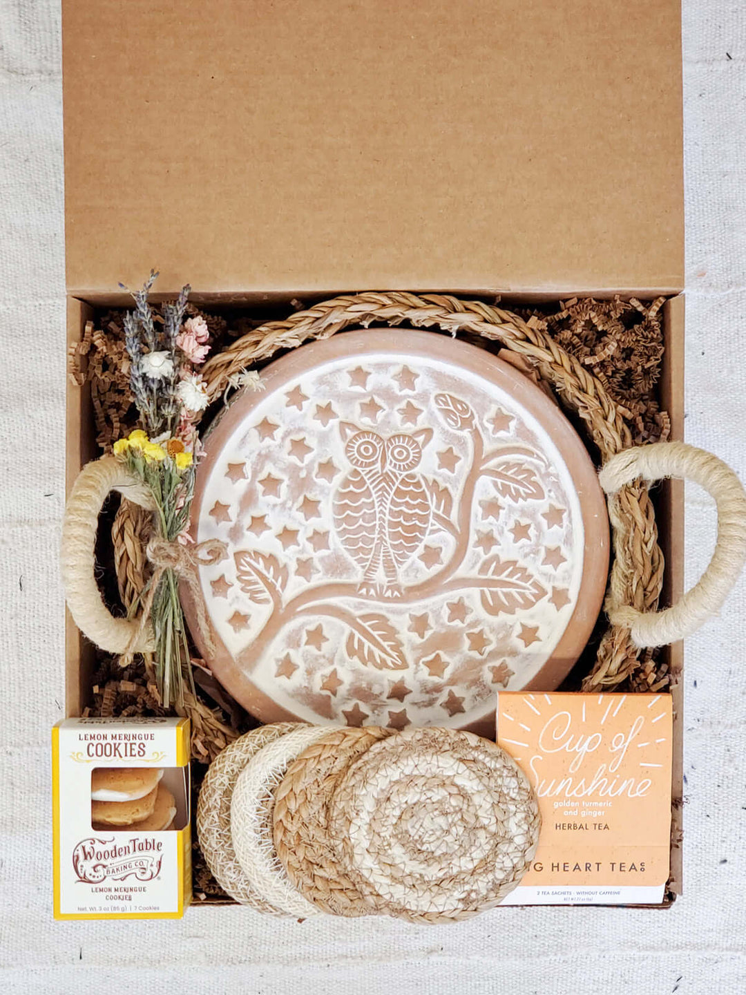 Bread Warmer Gift Box With Tea And Cookies - Round