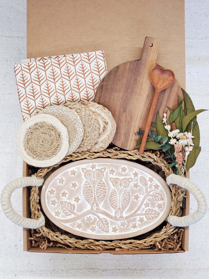 Bread Warmer Gift Box With Round Wooden Board and Spoon - Oval