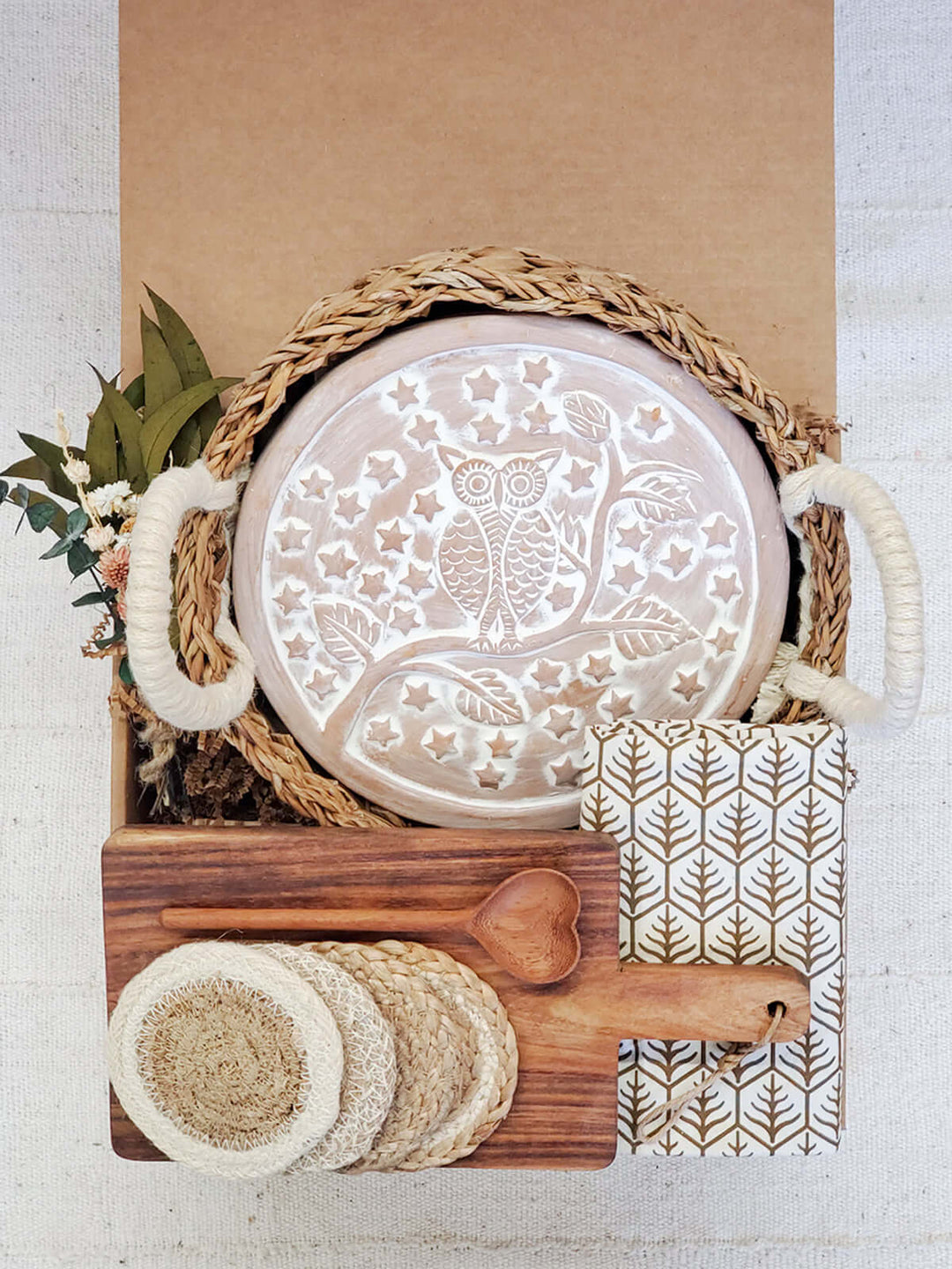 Bread Warmer Gift Box With Rectangular Wooden Board and Spoon - Round