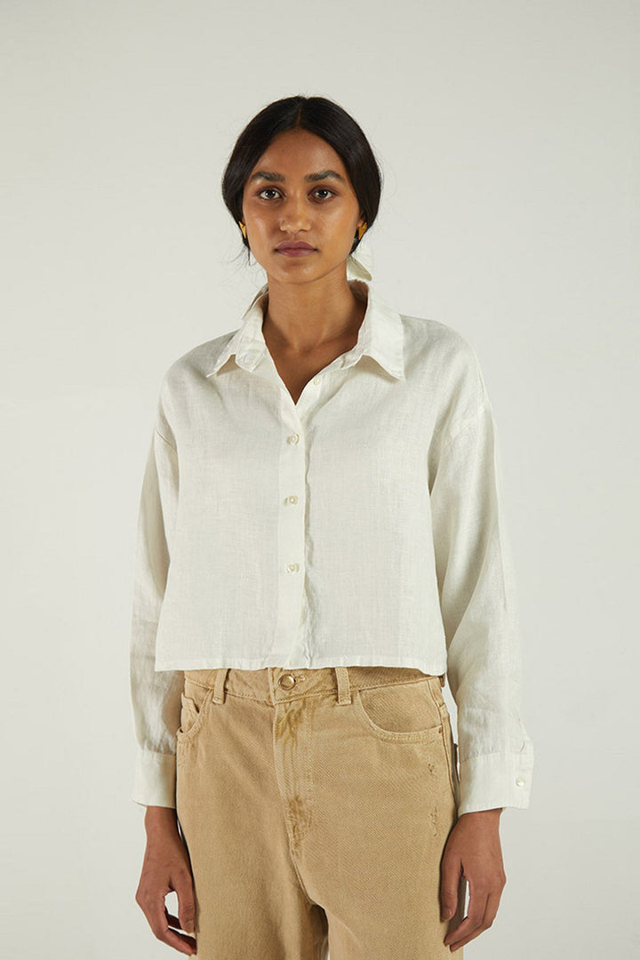 Crop it like it's Hot Shirt in Off-white