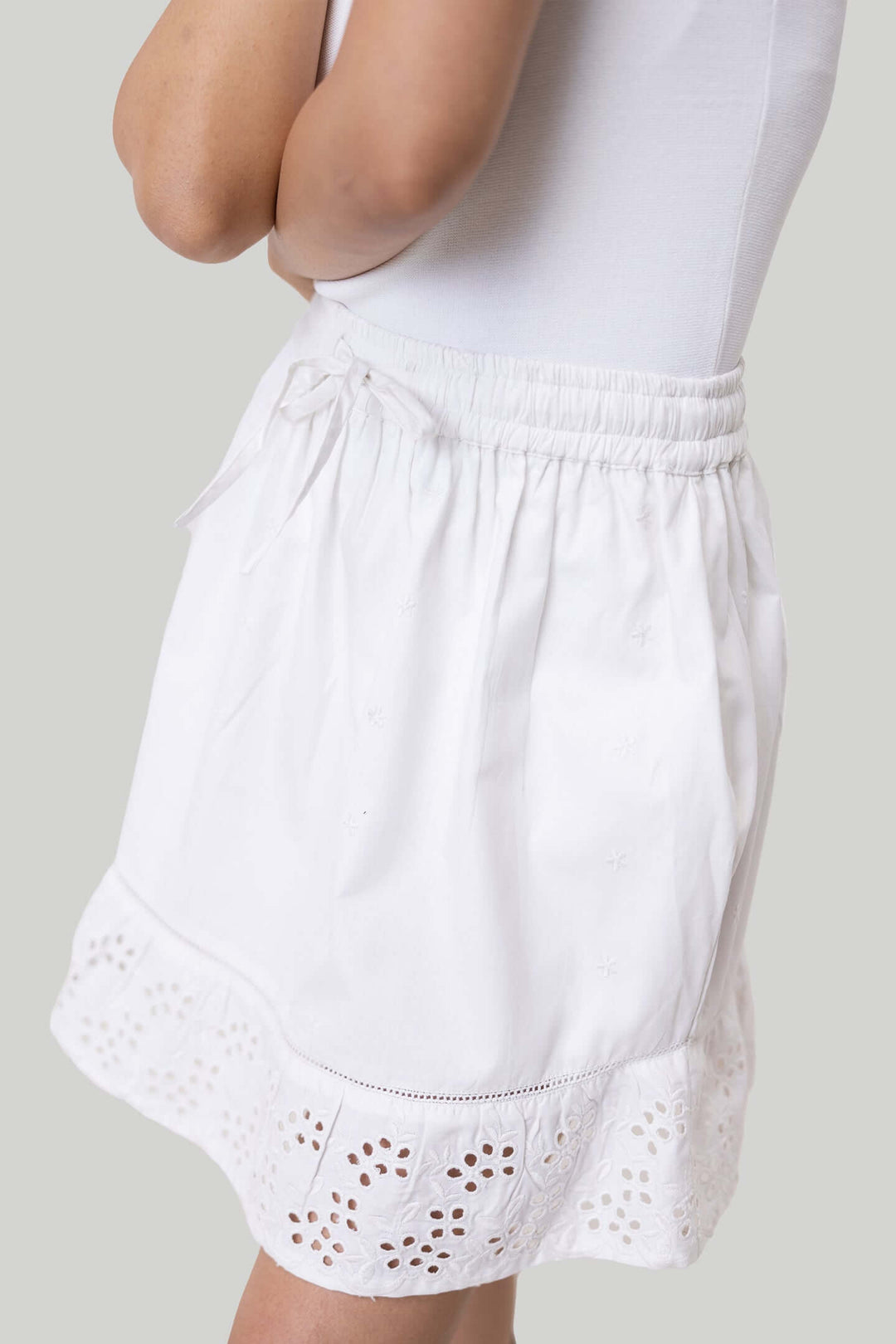 Drawstring Short Skirt in White