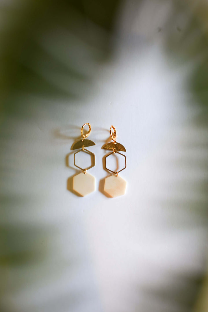 Honey Hug Earring