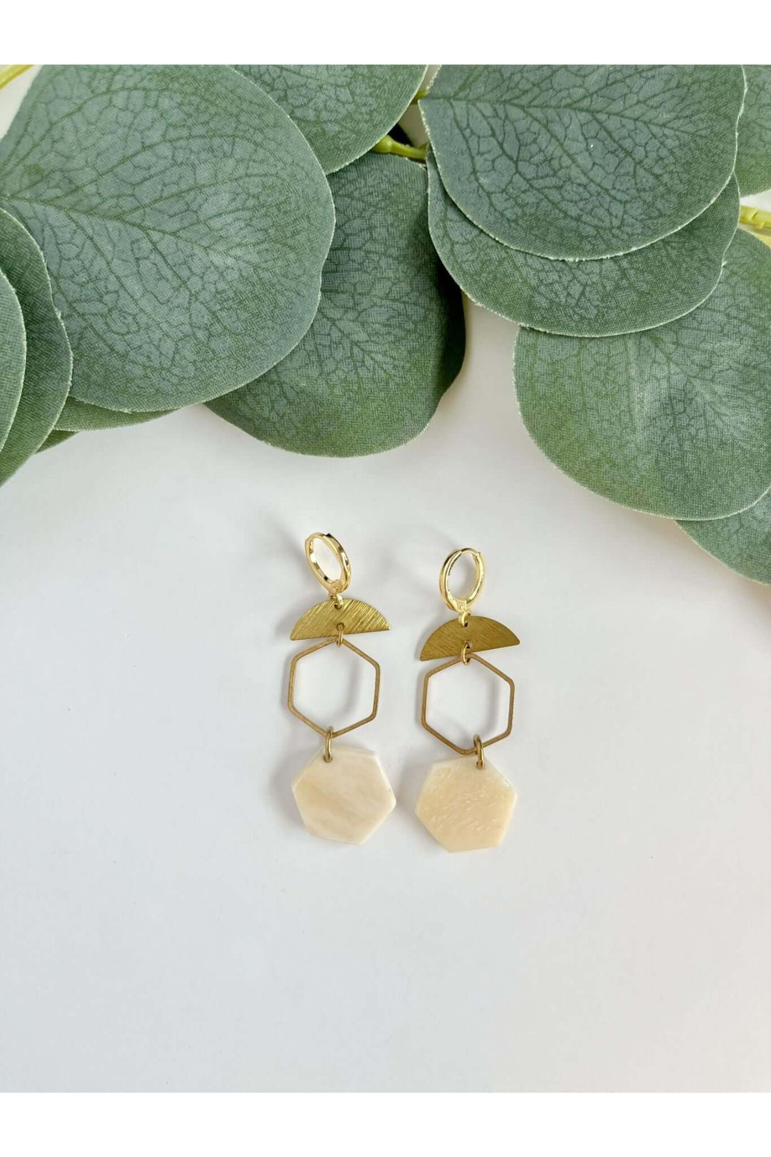 Honey Hug Earring