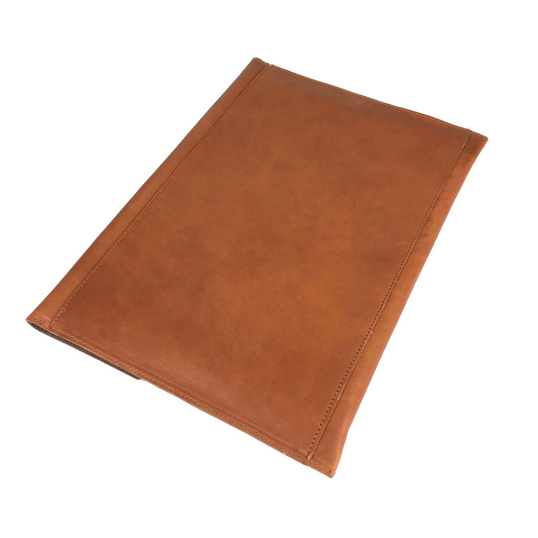 LAPTOP CASE LEATHER CAMEL by MADE FREE®