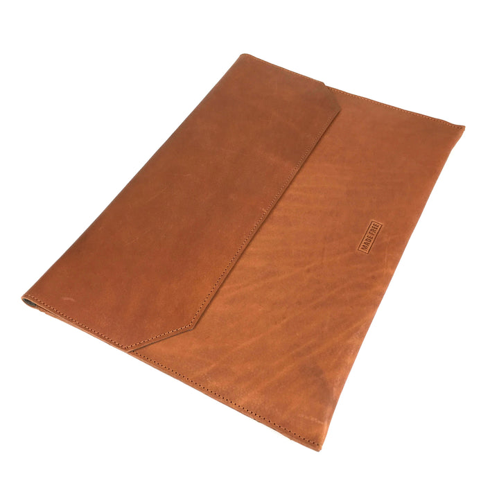 LAPTOP CASE LEATHER CAMEL by MADE FREE®