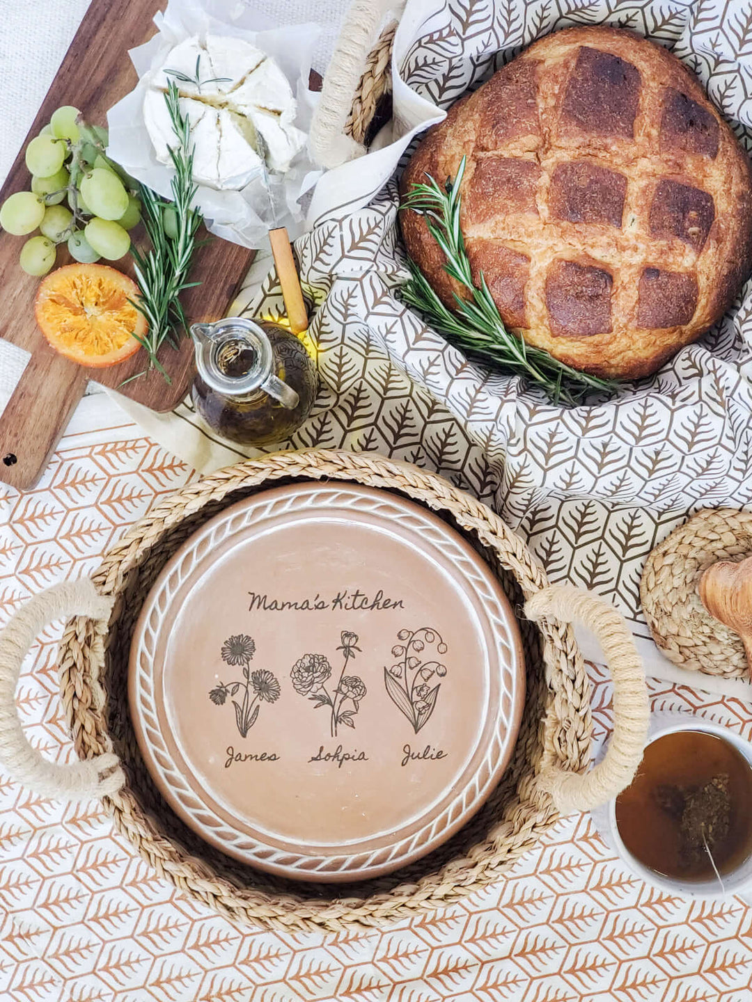 Personalized Bread Warmer & Basket - Birth Flower Round