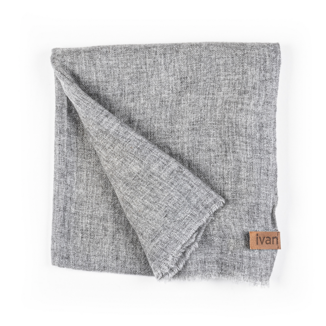 EXTRA LIGHTWEIGHT CASHMERE SCARF