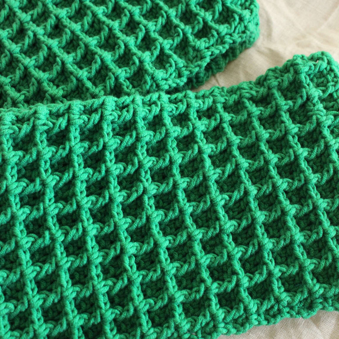 WAFFLE Crochet Scarf in Green