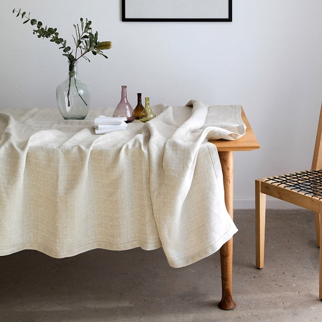 Linen Cloverleaf Tablecloth - Natural