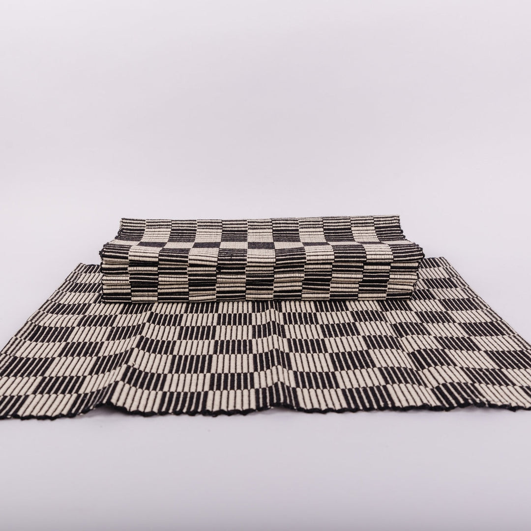 S/4 Handloomed Checkered Placemats - Black