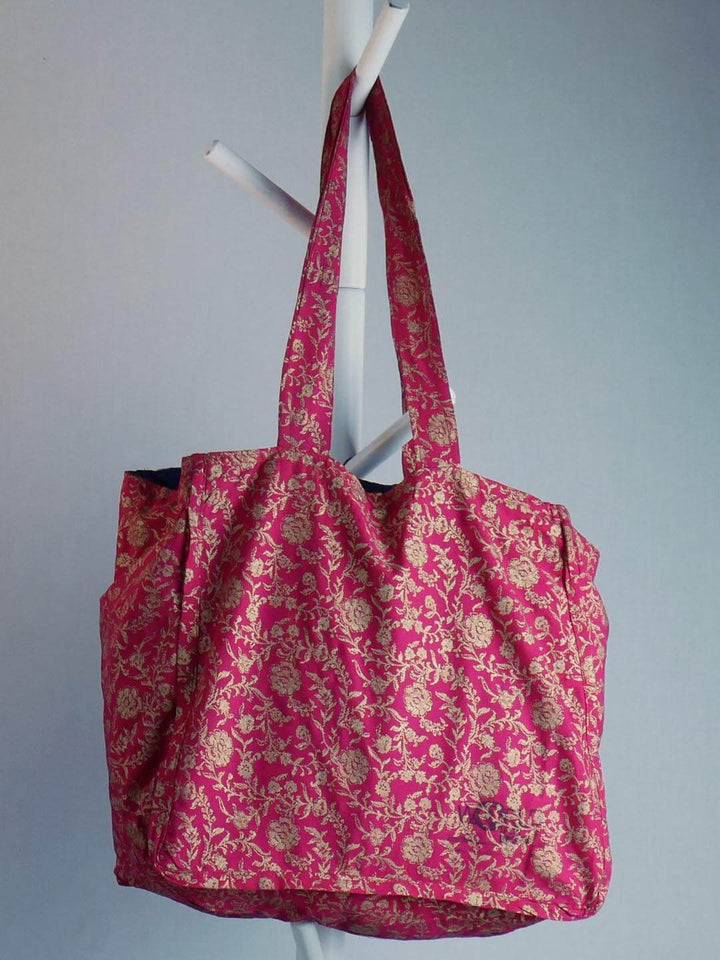 Large Tote with 6 Pockets